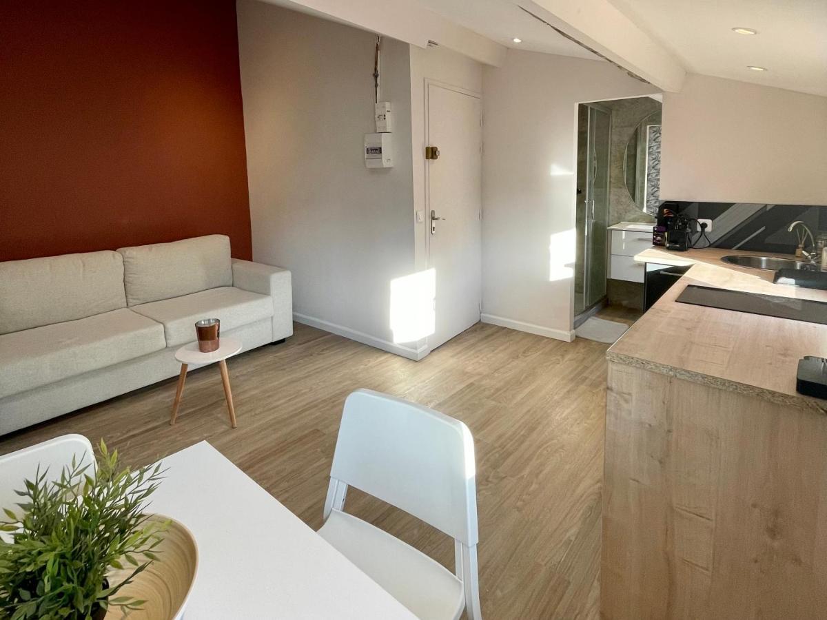Appartement Lise - Port & Halles, Depart Ferry Toulon Exterior foto